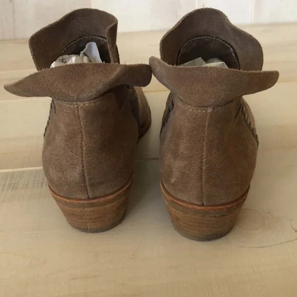 Dulce Vita tan all suede booties - Picture 5 of 10